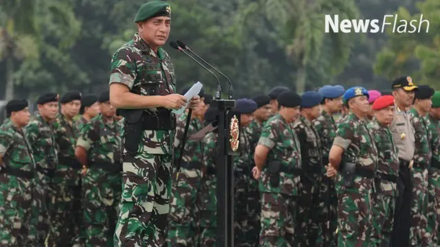 Pangkostrad Letjen TNI Edy Rahmayadi menyatakan kejadian bom Bandung tidak mengganggu jalannya acara kenegaraan Raja Arab Saudi di Indonesia