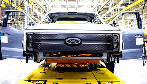 Ford Motor Company memperkuat kehadirannya di sektor baterai dengan membangun fasilitas baterai di Michigan. (carscoops.com)