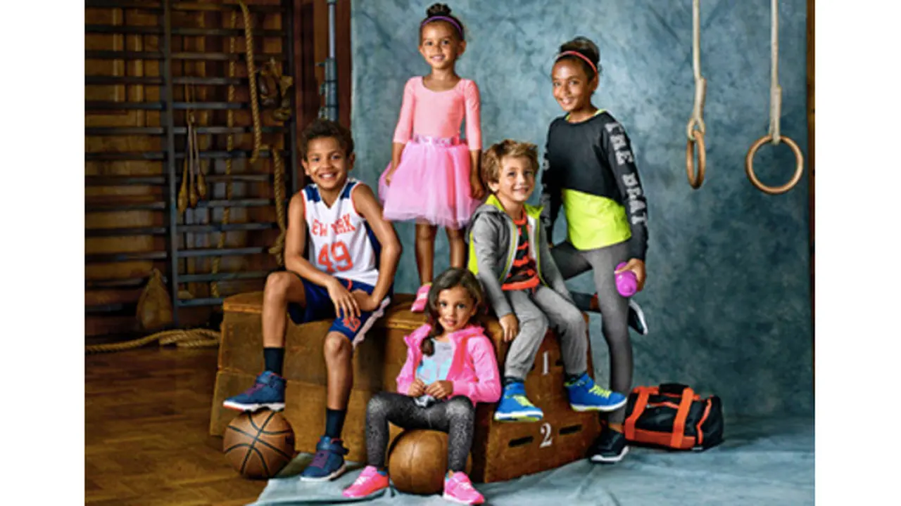 H&M Khusus Anak Sempurnakan Foto Masa Kecil Mereka
