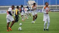 Kabut Asap, Pemain Semen Padang Latihan Pakai Masker