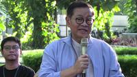 Gubernur Jakarta Pramono Anung berbincang dengan awak media di Taman Suropati, Menteng, Jakarta Pusat, Rabu (24/4/2025) (Istimewa)