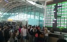 Gagal berangkat ke Surabaya, pemudik pilih Salat Id di Ngurah Rai