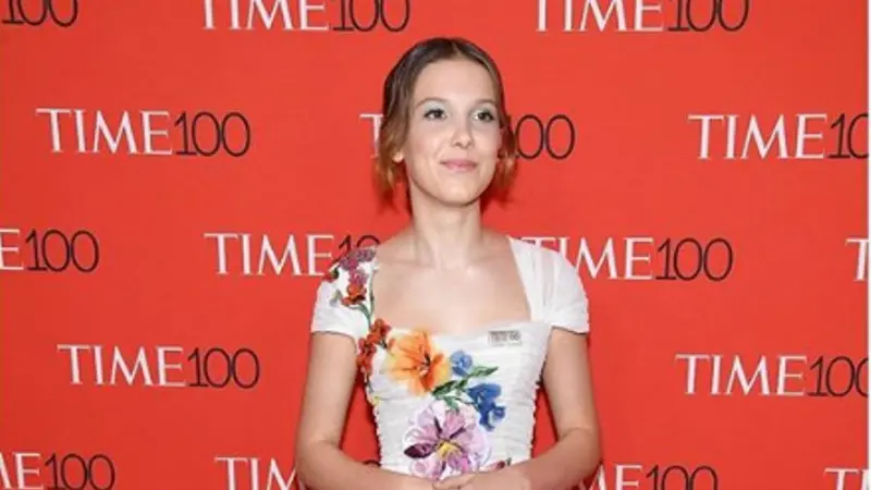 Millie Bobby Brown jadi Putri Floral di Red Carpet Time 100