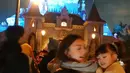 Menyebut Disneyland sebagai Happy Place, Naura Ayu tampil dengan vibes mirip Lisa BLACKPINK [@naura.ayu]