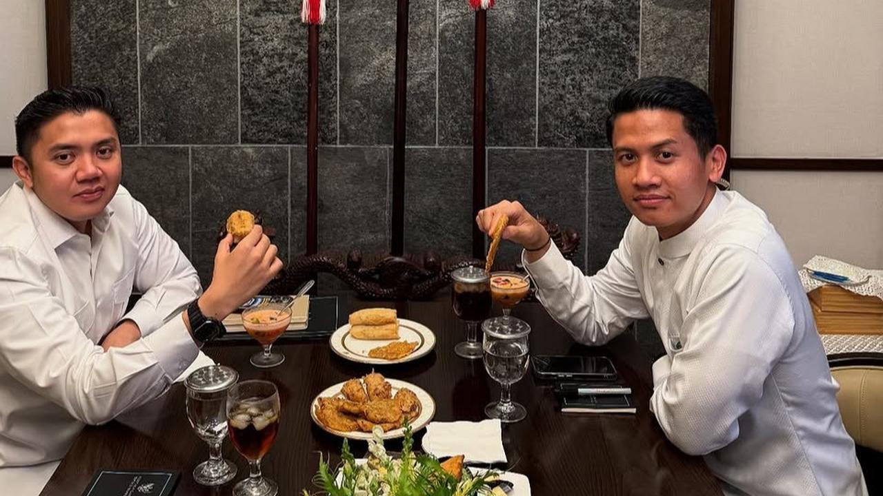 Potret 'Upin Ipin' Bukber Menunya Gorengan, Sosok Keduanya Dekat dengan Prabowo dan Jokowi
