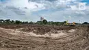 Tumpukan lumpur menjadi pemandangan umum di TPU Rorotan, Jakarta, Senin (1/2/2021). 
 Seperti diketahui, untuj tahap awal TPU Rorotan akan digunakan sekitar 8.000 meter persegi dengan kapasitas 1.500 petak makam. (merdeka.com/Iqbal S. Nugroho)