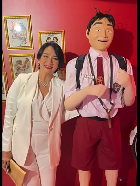 Tidak hanya dari segi finansial, tapi juga dari sinetron tersebut merebut banyak prestasi. Dari peran culun tersebut berhasil mengumpulkan delapan piala penghargaan. "Yang sdh kasih piala banyak buat Aa @anjasmara aku .. Senang banget ketemu sama Cecep di acaranya 50 Tahun Berkarya Multivision ..Thankyou @mvpentertainment_id yg selalu ingat sama Cecep..," Lanjut Dian Nitami [Instagram/bu_deedee]