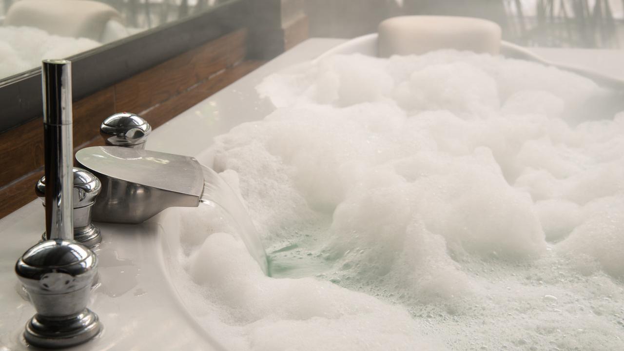 Tips Kocak Atasi Mandi di Kondisi Dingin Ala Netizen Ini Bikin Geleng-geleng