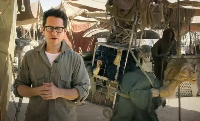 J.J. Abrams, sutradara Star Wars Episode VII mengirim pesan kepada fans untuk tampil di dalam film barunya itu.