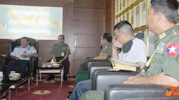 Citizen6, Jakarta: Kasum TNI Marsdya TNI Edy Harjoko, menerima kunjungan Asisten Intelijen Angkatan Bersenjata ASEAN di Mabes TNI Cilangkap, Jakarta, Selasa (29/3). (Pengirim: Badarudin Bakri Badar)