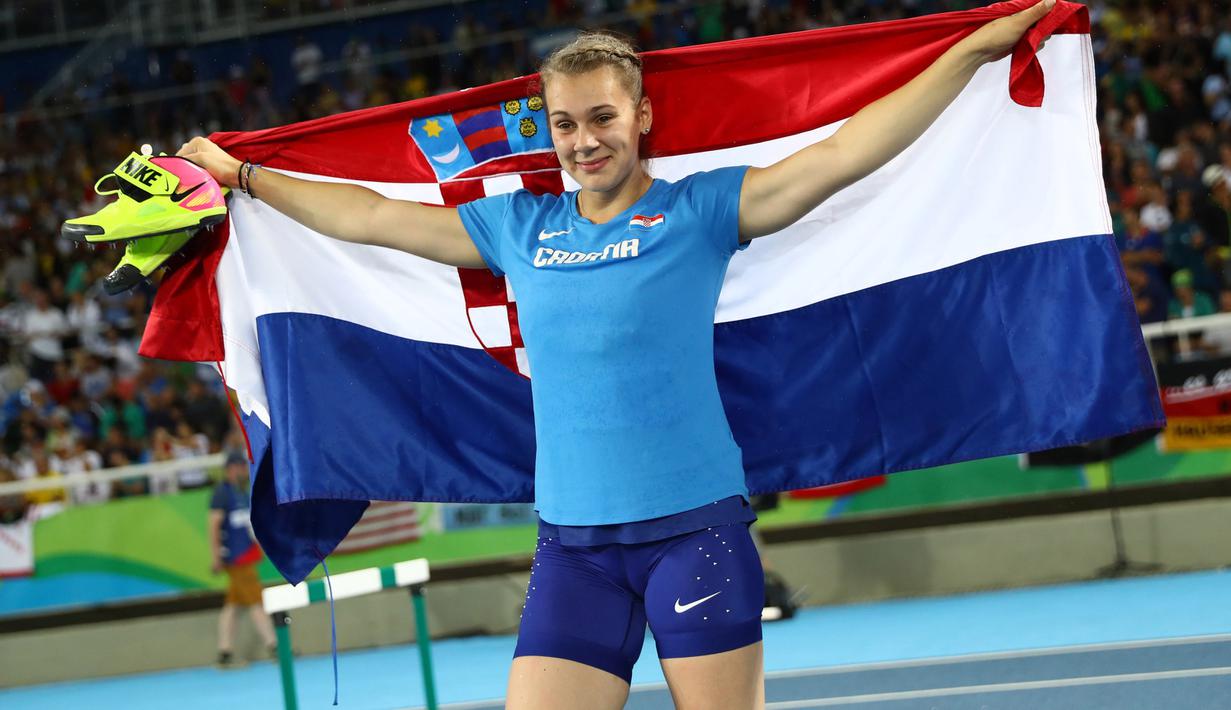 Sara Kolak berhasil melampaui lemparan yang dia targetkan yaitu 65 m dengan total jarak 66,18m pada ajang lempar lembing putri di Stadion Olimpic, Rio de Janeiro, (19/8/2016) WIB, (Reuters/Kai Pfaffenbach)