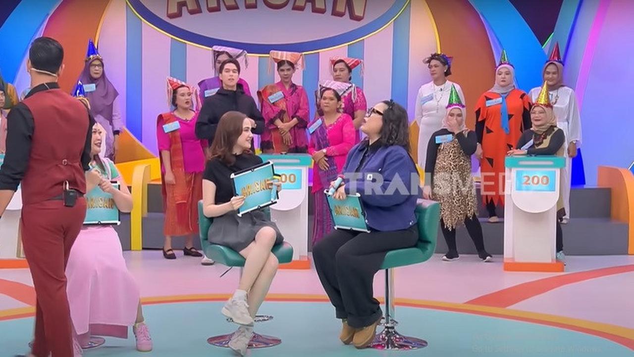 Potret El Rumi Tutupi Paha Syifa Hadju dengan Jaket Saat Tampil di Acara TV, Romantis - Langsung Salting