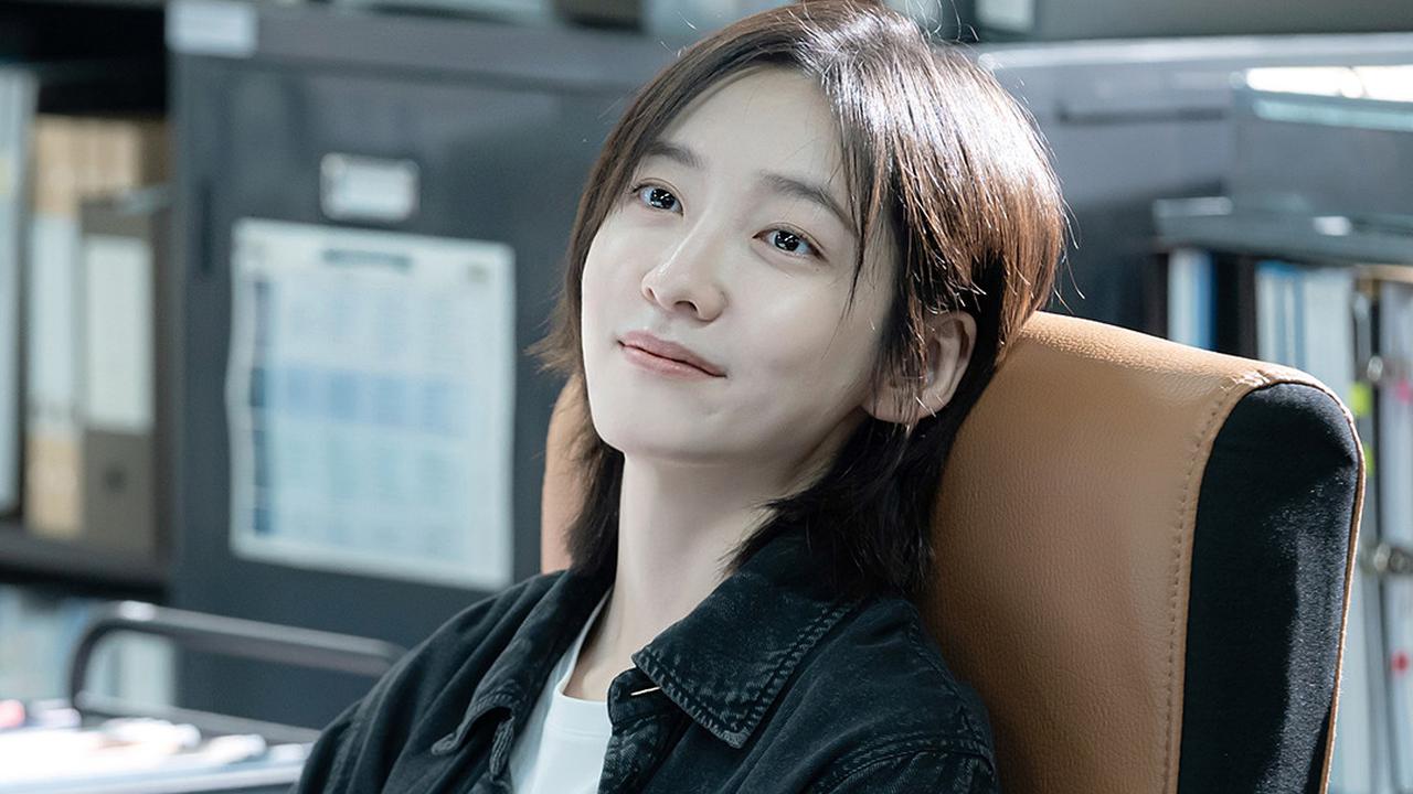 Park Ji Hyun dalam drakor Flex X Cop