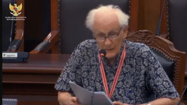 Seorang Filsuf Senior, Franz Magnis Suseno menyampaikan pandanganya terkait Pilpres 2024 saat menjadi saksi ahli dari kubu Ganjar-Mahfud dalam sidang sengketa Pilpres 2024.