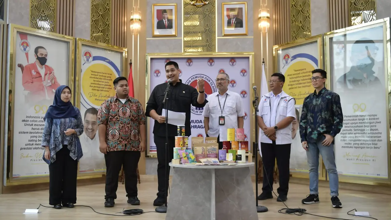 Menteri Pemuda dan Olahraga Republik Indonesia (Menpora RI) Dito Arioetdjo mengapresiasi tiga pemuda kreatif berprestasi yang mampu masuk ke pasar eropa lewat ajang Tuttofood Milano 2023 (kemenpora.go.id)