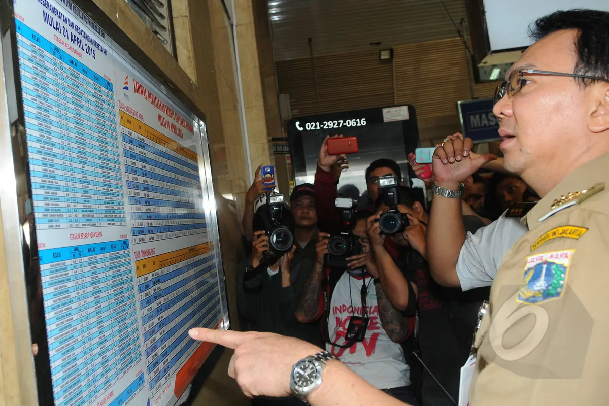 Ahok Pantau Kondisi Stasiun Tanah Abang