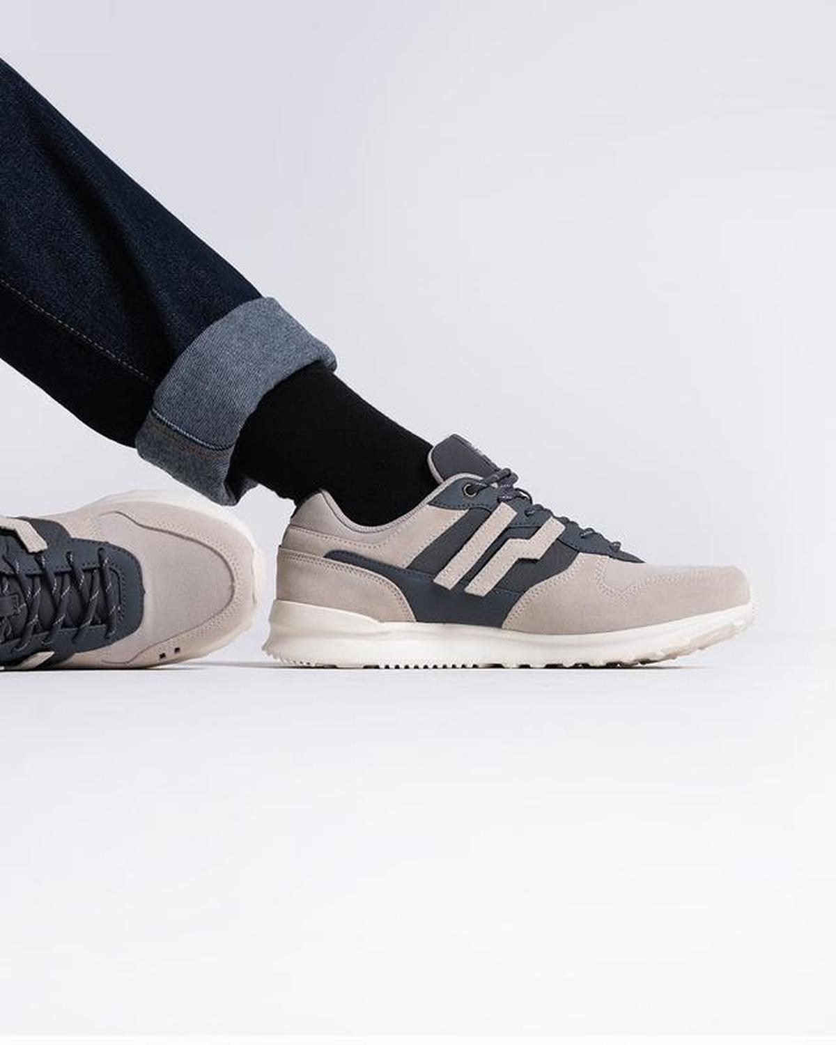 17 Merk Sepatu Lokal dengan Kualitas Premium dan Harganya Lebih Masuk Akal
