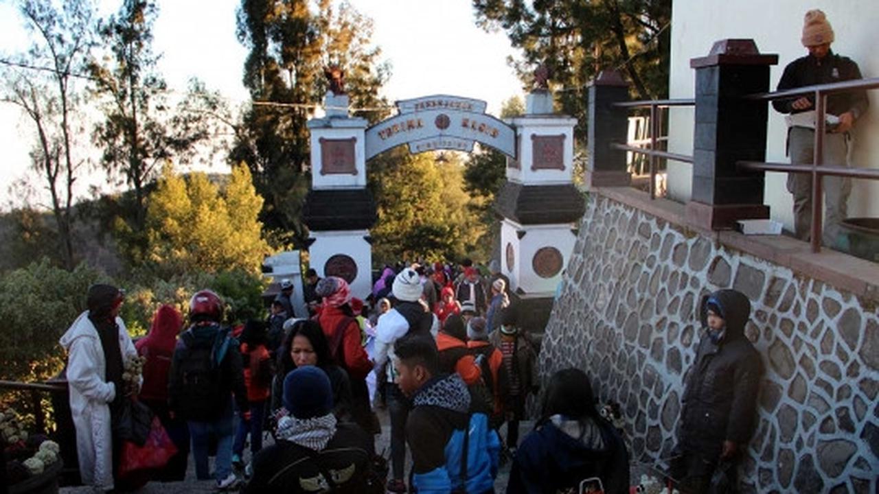 Ramai-ramai abadikan keindahan panorama Bromo yang eksotis
