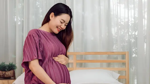 Jarang Diketahui! Ini Dia Deretan Manfaat Air Kelapa bagi Perempuan - 4