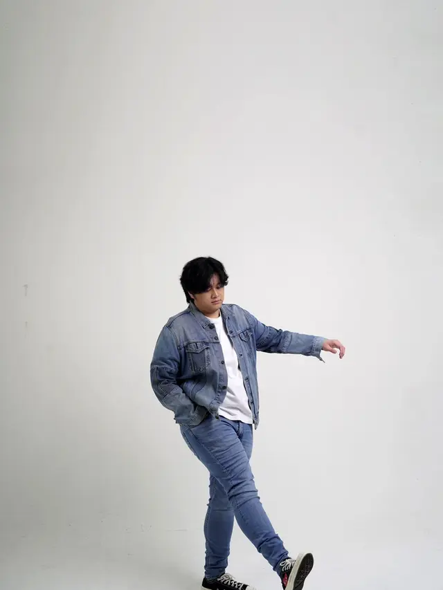 Ravi Andika Suguhkan Karya Terbarunya lewat EP bertajuk Purwarupa. (ist)