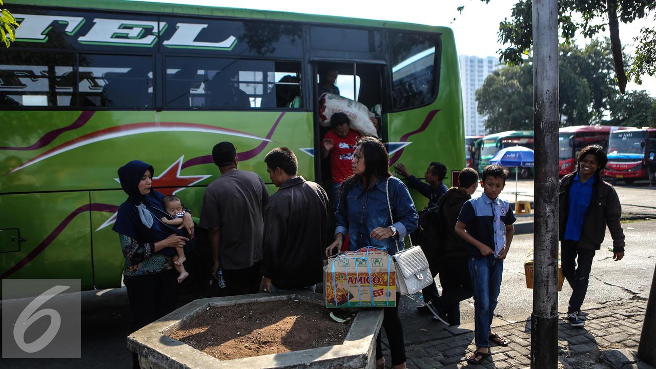20150721-Terminal Pulogadung H+4 Lebaran-Jakarta