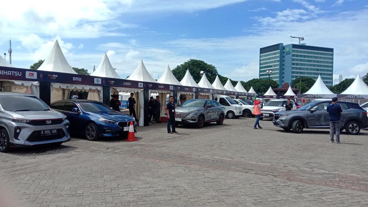 IIMS 2023 kembali Hadirkan Test Drive Mobil Gratis, Gimana Syarat dan Cara Regisnya? (Jordy/Liputan6.com)