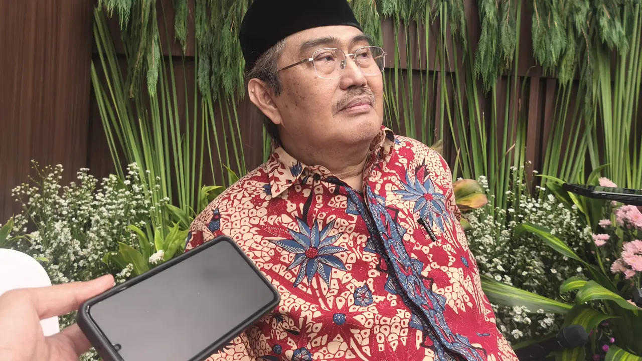 Jimly saat  peluncuran buku 'Etika Yang Melembaga' di Gedung Dewan Kehormatan Penyelenggara Pemilu (DKPP)