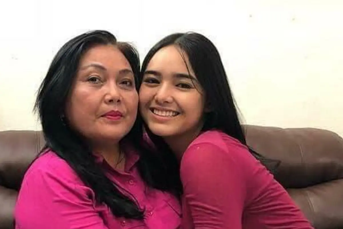 Jarang Tersorot, Ini 6 Potret Kebersamaan Amanda Manopo dan Ibunda