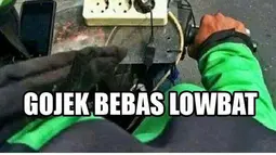 Tersedia colokan untuk penumpang juga nih. (Source: simomot.com)