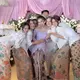 Jadi bridesmaid, Baila No Na dan Rebecca Klopper di Siraman Jennifer Coppen. [@brideswhisperer]