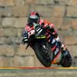 Pembalap Aprilia Gresini, Maverick Vinales, menjadi yang tercepat pada sesi latihan bebas pertama (FP1) MotoGP San Marino yang digelar di Sirkuit Marco Simoncelli, Jumat (17/9/2021) sore WIB.(AFP/Lluis Gene)