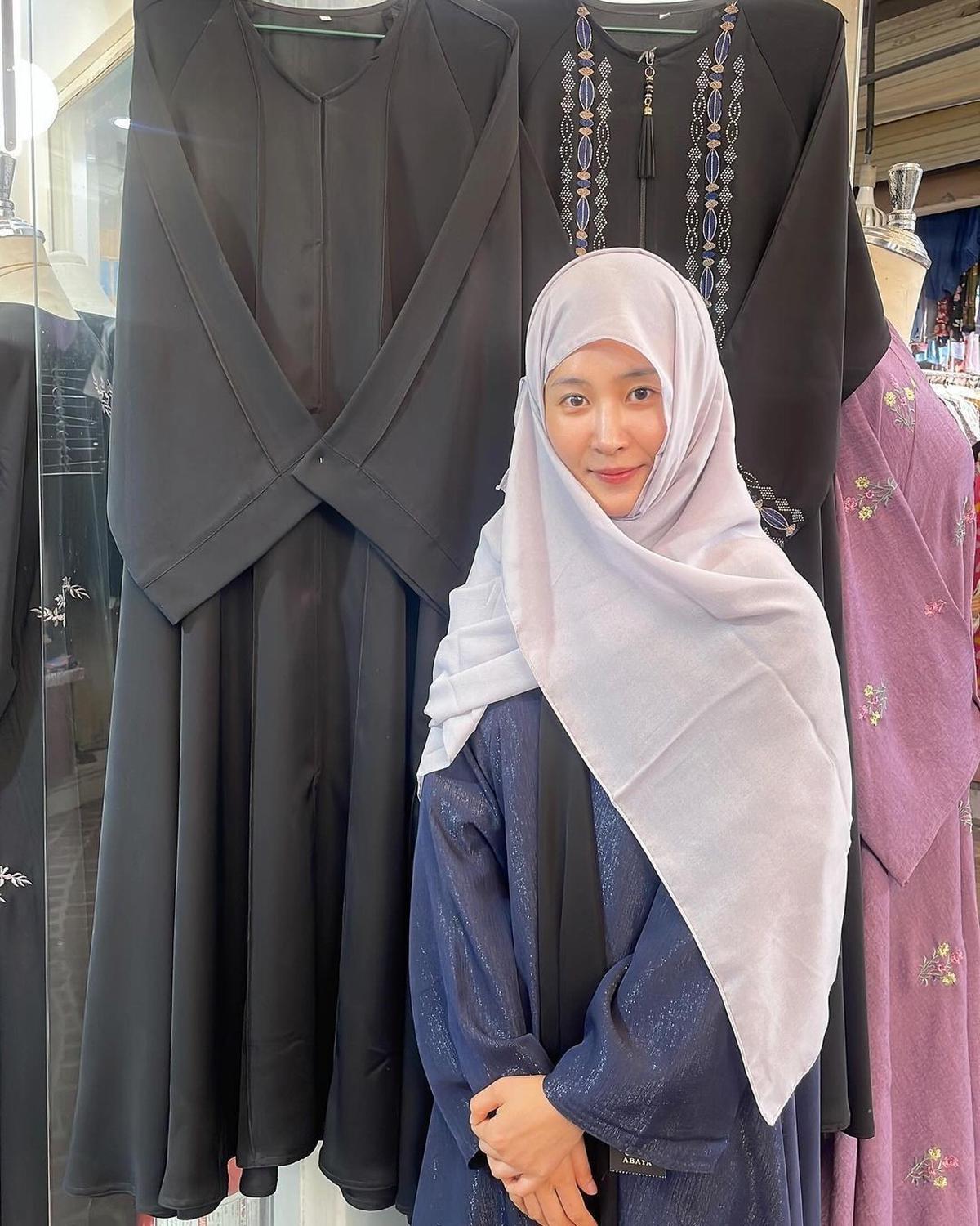 Yuri SNSD Pakai Jilbab