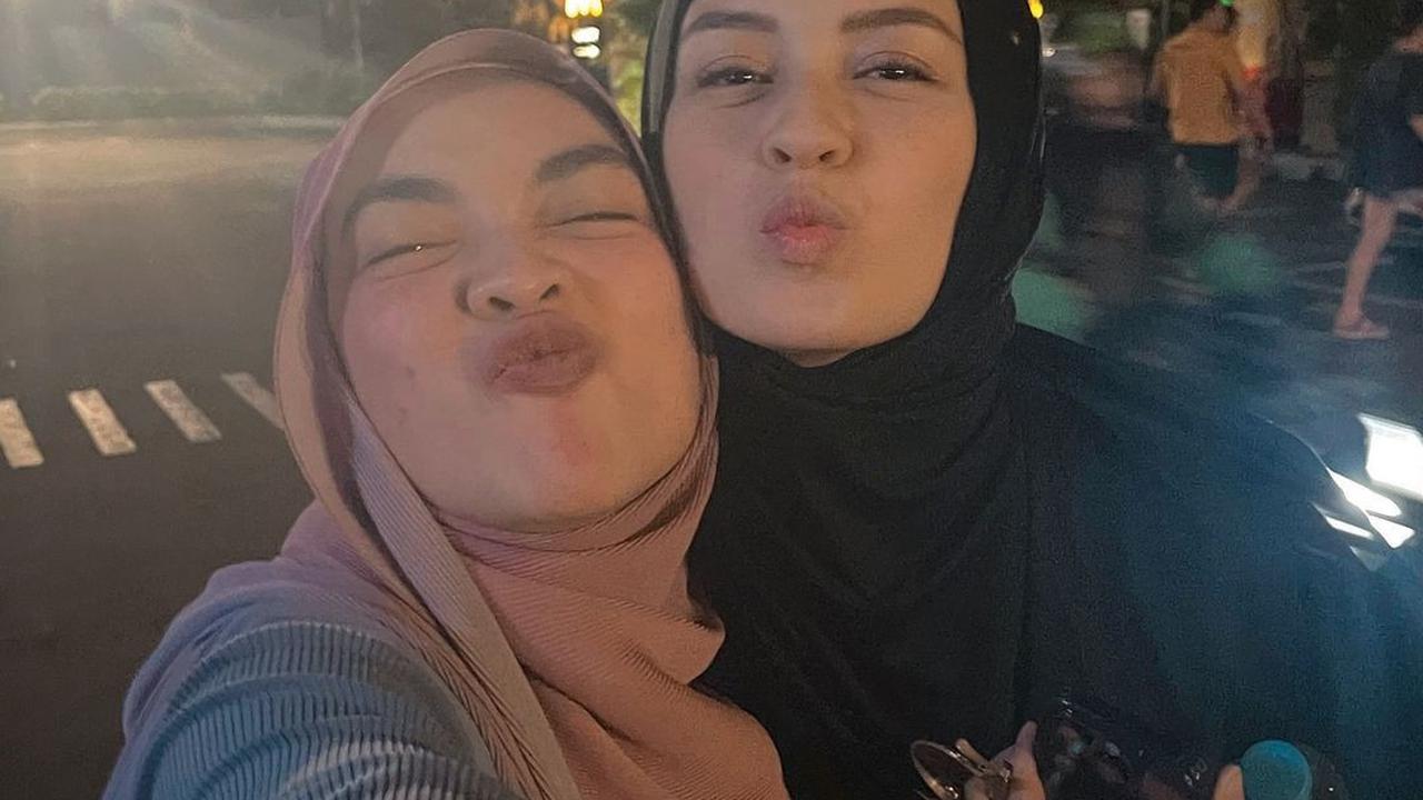 Cantik Berhijab, Ini 7 Potret Kimberly Ryder Ikut Kajian Bareng Para Sahabat