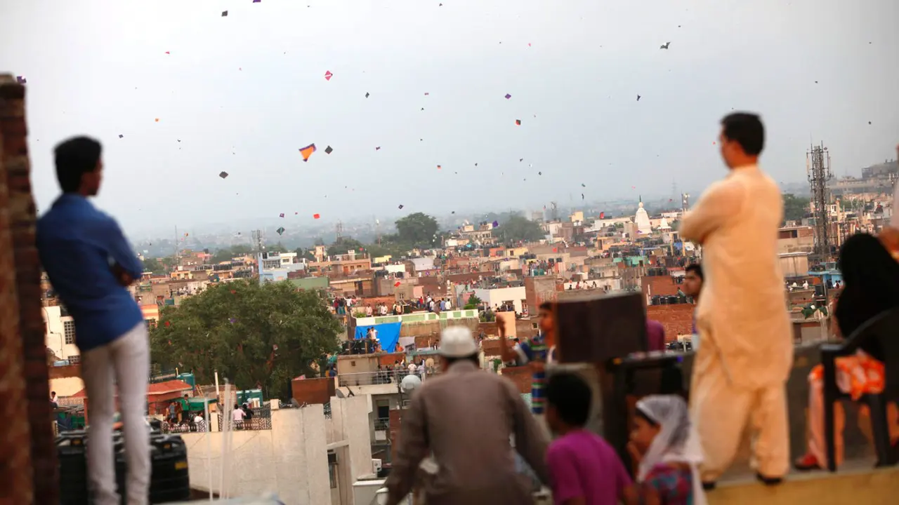 Pemakaian senar gelasan makan korban di India