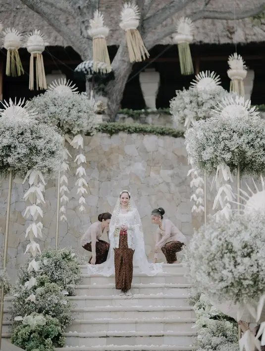 Aishah menambahkan, BCL adalah sosok yang sangat mudah mencuri hati. Selain itu, BCL juga sosok yang mandiri dan penuh kasih sayang. [Instagram/aishahjennifer]