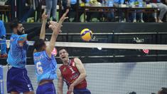 Tim putra Jakarta LavAni Allobank Electric sukses menjuarai putaran pertama final four PLN Mobile Proliga 2024 setelah di laga terakhir mengalahkan Palembang Bank SumselBabel dengan skor 3-0 (25-11, 34-32, 25-17) di GOR Bung Tomo Surabaya, Minggu (7/7/2024). Ini berarti tim milik mantan Presiden RI, Susilo Bambang Yudoyono tak tersentuh kekalahan dari 3 laga di putaran pertama final four dan hanya butuh satu kemenangan lagi pada putaran kedua final four untuk mengamankan satu tiket di babak grand final. Putaran kedua fnal four PLN Mobile Proliga 2024 sendiri akan digelar di GOR Jatidiri, Semarang, mulai 11-14 Juli 2024. (Dok. PBVSI)