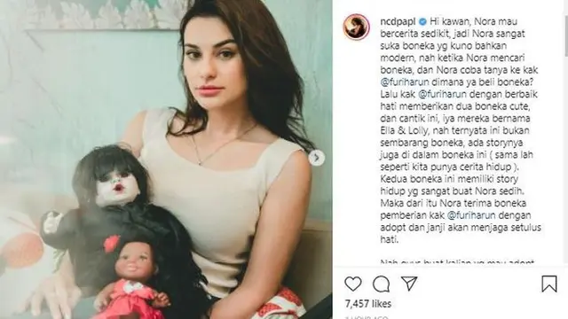 6 Potret Selebriti yang 'Adopsi' Boneka Bayi, Sudah Dianggap Sebagai Anak