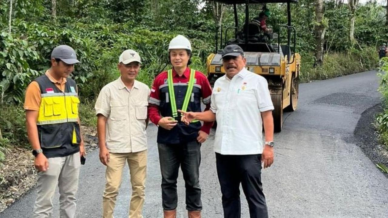 Pembangunan Jalan Bengkulu Sepanjang 6 Km Ini Kunci Mudahkan Petani Kopi Angkut Hasil Panen