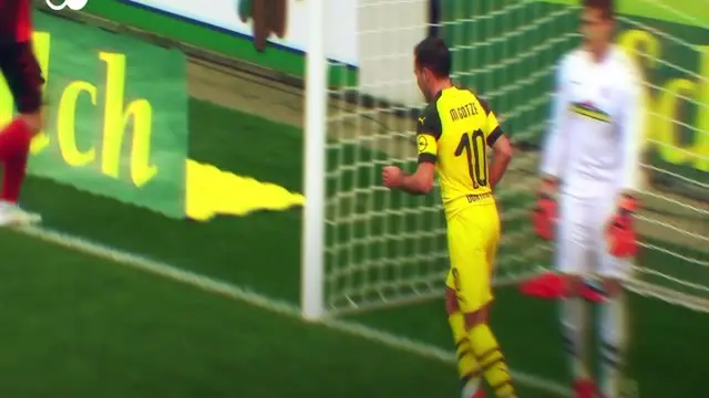 Berita video momen gol Borussia Dortmund ke gawang Freiburg dengan proses serangan balik yang apik dalam lanjutan Bundesliga 2018-2019, Minggu (21/4/2019).