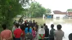 Banjir di Kabupaten Klaten makin meluas. Beberapa kecamatan terendam banjir dan menyebabkan warganya harus mengungsi.