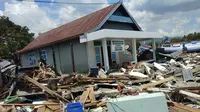 Situasi di Pelabuhan Wani Dua, Kecamatan Tanantovea, Kabupaten Donggala yang porak-poranda akibat gempa dan tsunami. (Liputan.com/ Ady Anugrahadi)