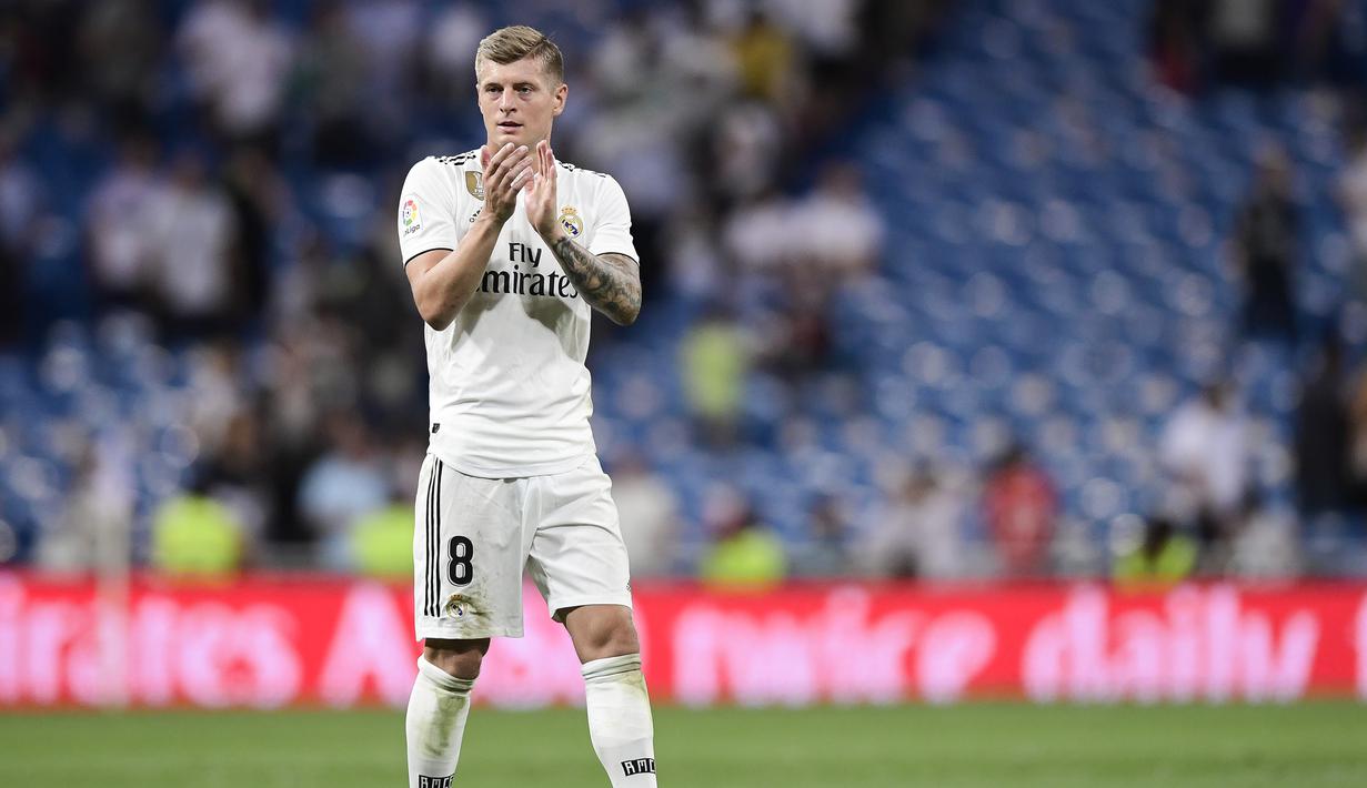 4. Toni Kroos - Kross adalah motor permainan timnas Jerman yang sangat disukai Joachim Low. Tampil gemilang di Piala Dunia 2014 membuat Madrid tak segan menawarkan gaji besar untuk Kross. (AFP/Javier Soriano)