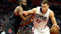 LA Clippers siap memberikan kontrak baru untuk Blake Griffin setelah mereka ditinggal Chris Paul yang bergabung ke Houston Rockets. (EPA/Paul Buck)