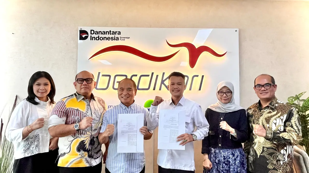 Tekan Biaya Pakan, Berdikari Salurkan 5.000 Ton SBM ke Peternak Rakyat