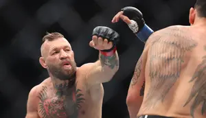 Cedera Lutut, Comeback Conor McGregor ke UFC Berujung Kalah TKO Kontra Max Holloway