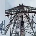 Depresi Mau Dicerai Istri, Pria di Bandar Lampung Panjat Tower BTS