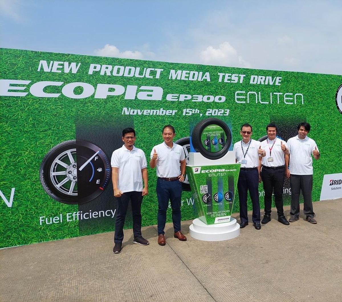 Ecopia EP300 Enliten tersedia untuk tiga ukuran rim, yaitu 15, 16, dan 17 inci.&nbsp; <br>Ban anyar ini menyasar segmen mobil penumpang MPV dan small SUV.&nbsp;