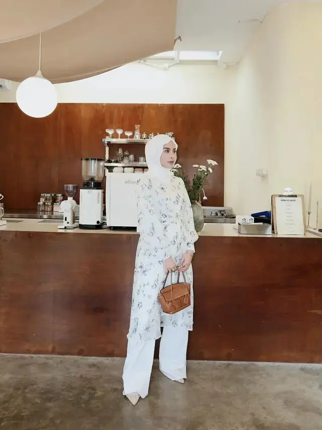 Padu Padan Jilbab dan Baju Putih