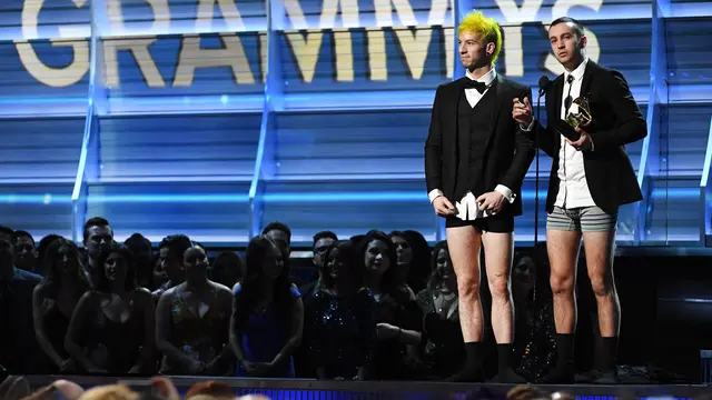 20170212-Twenty One Pilots Menang Grammy Awards-Los Angeles