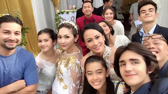 6 Potret Pemain Wanita Dari Jendela SMP Syuting Pakai Kebaya, Curi Perhatian